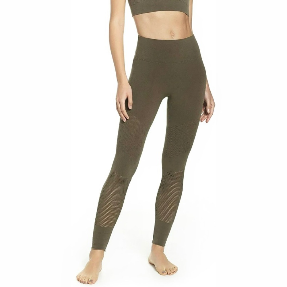Free People Movement Sculpt Mesh high-rise leggings. 💚